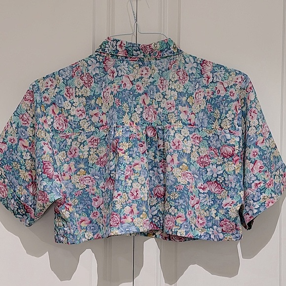 Cropped Floral Blouse - Picture 8 of 9